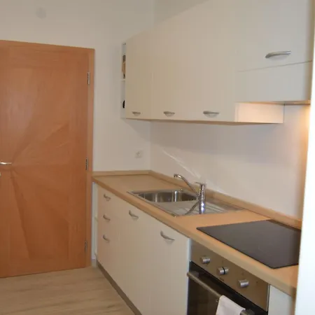 Apartment Moderne Mit Balkon Und Pool *